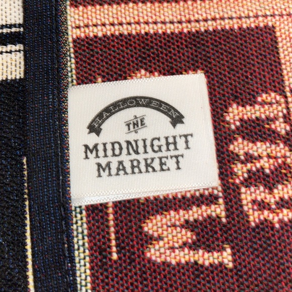 Midnight market Halloween table runner - Picture 8 of 11